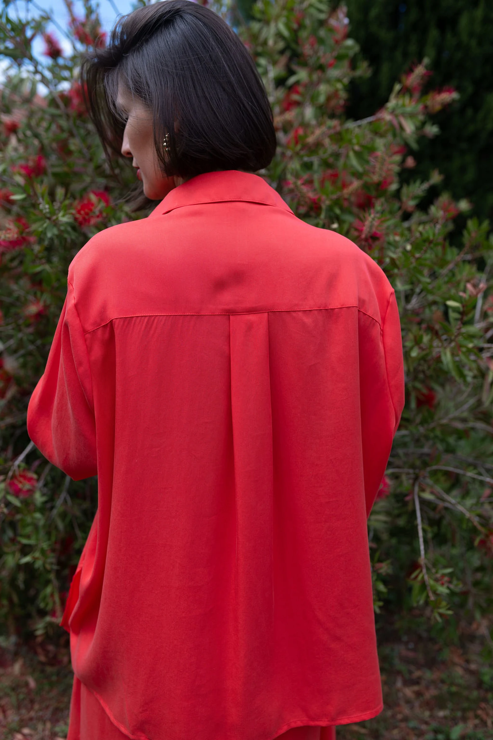 KAUR ‘Abundance’ Oversized Blouse in Coral Red — slika 2