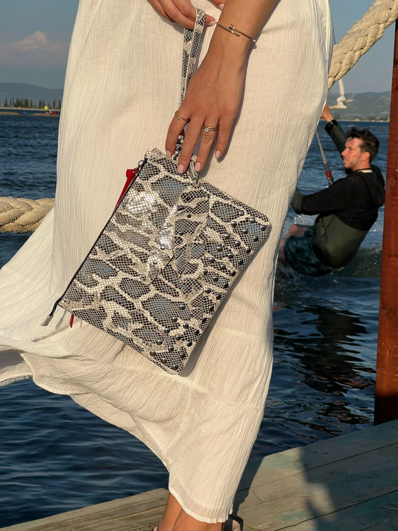 City coffee bag Nitne  - Helenas, kožna torbica sa nitnama — slika 5