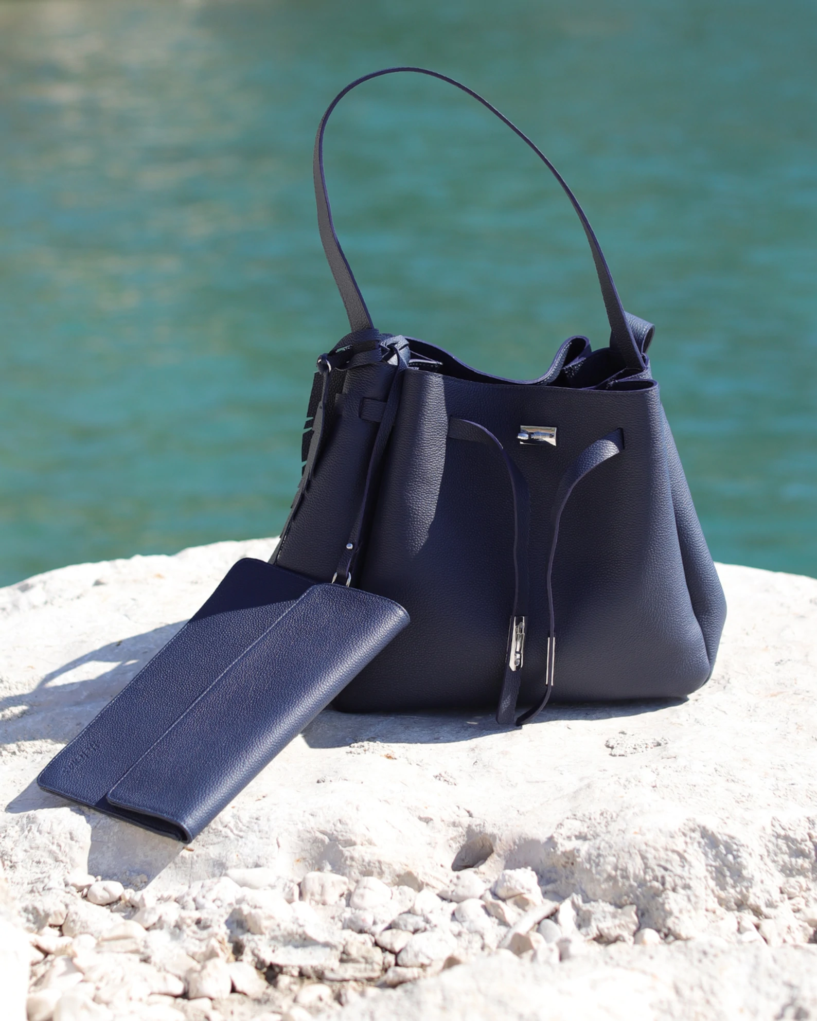 AVA TOTE   — slika 2