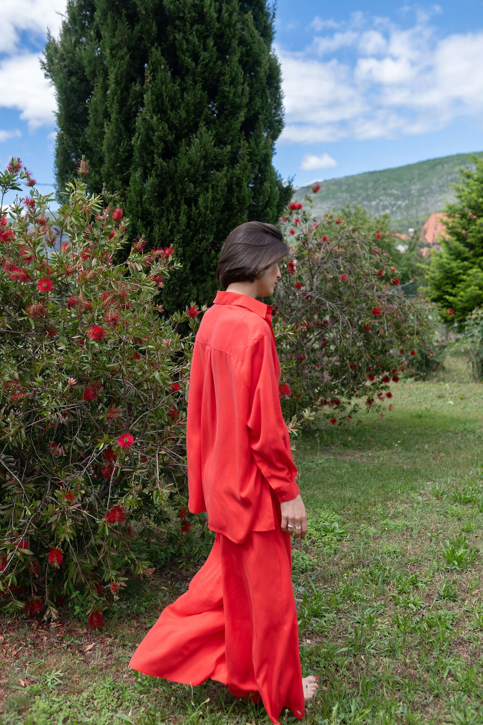 KAUR ‘Abundance’ Oversized Blouse in Coral Red — slika 4