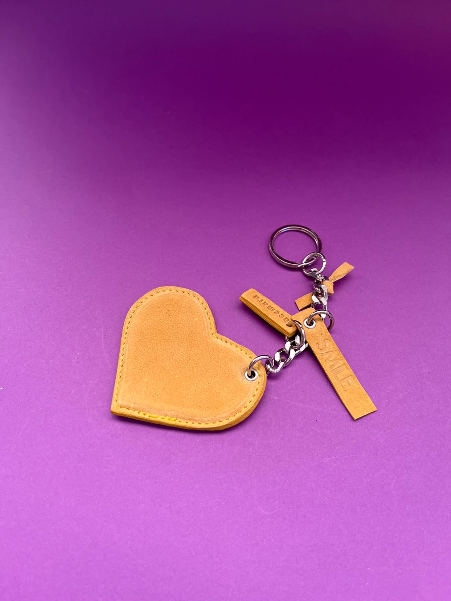 Beemara privjesci / charms — slika 2