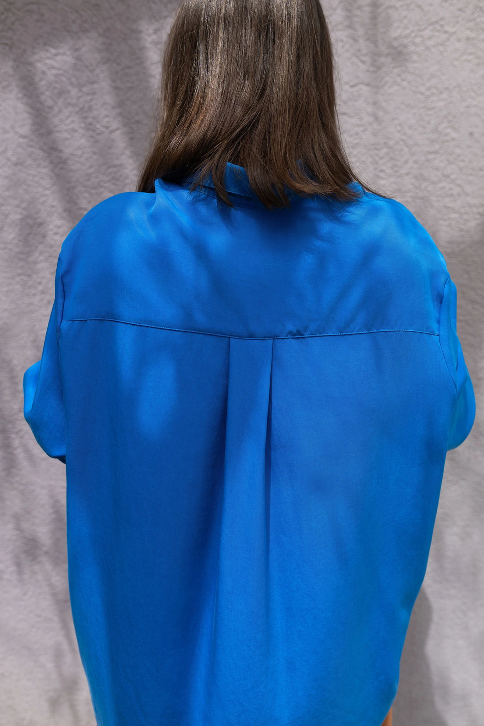 KAUR ‘Abundance’ Oversized Blouse in Royal Blue — slika 5