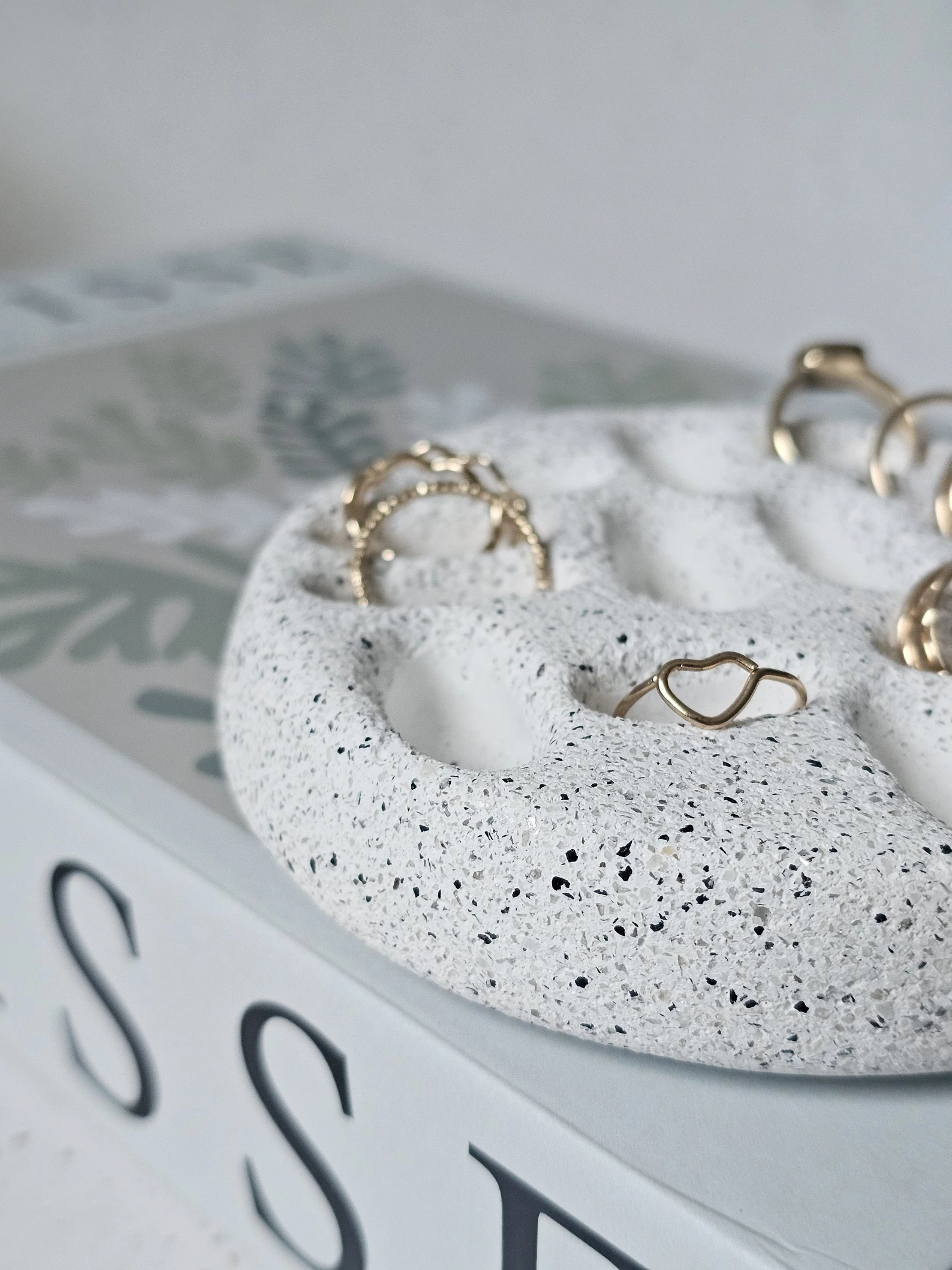 Organizator prstenja – Granite Stone — slika 3