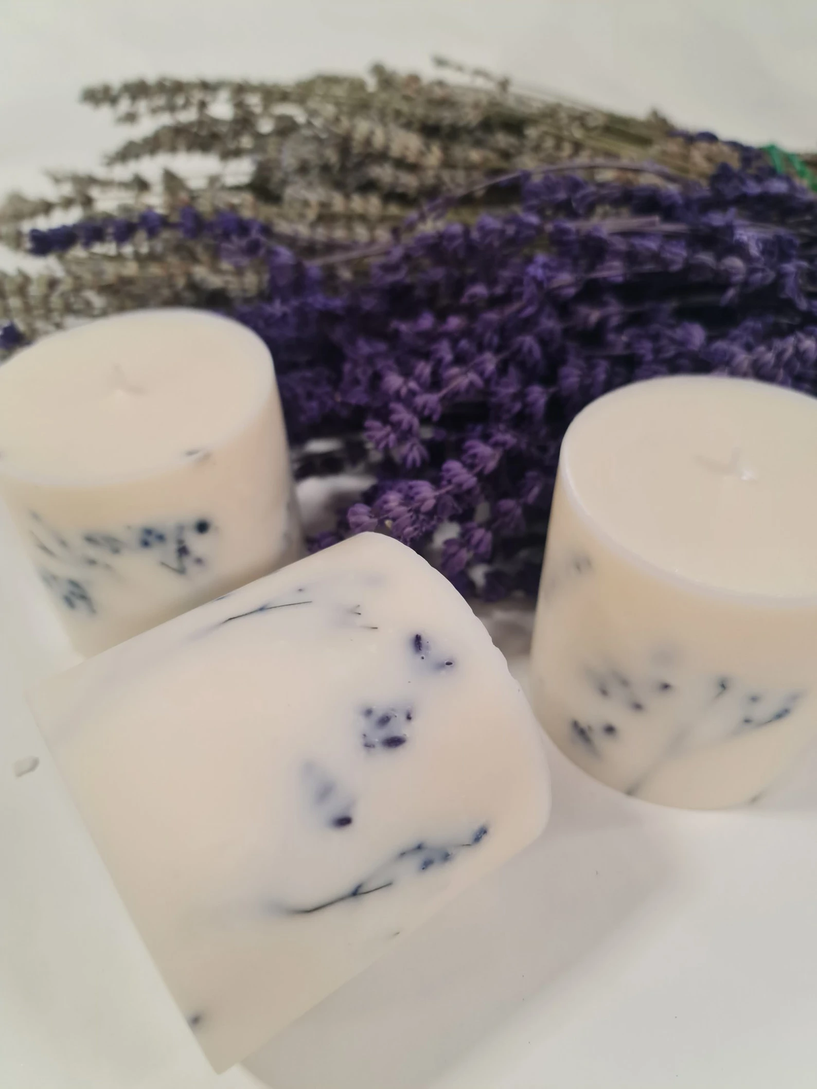 Svijeća Raw lavender — slika 2