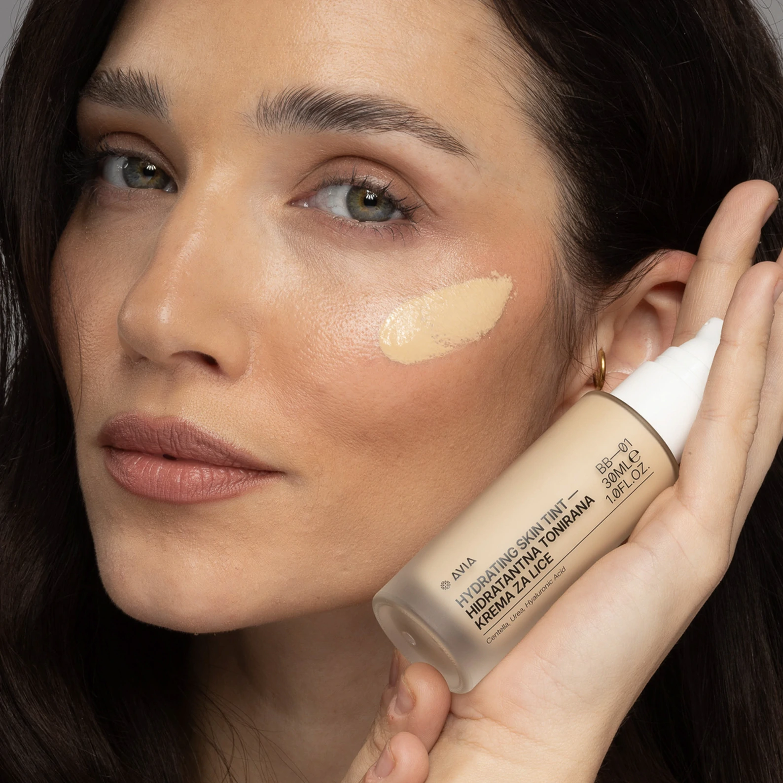 Hydrating Skin Tint Ivory — slika 3