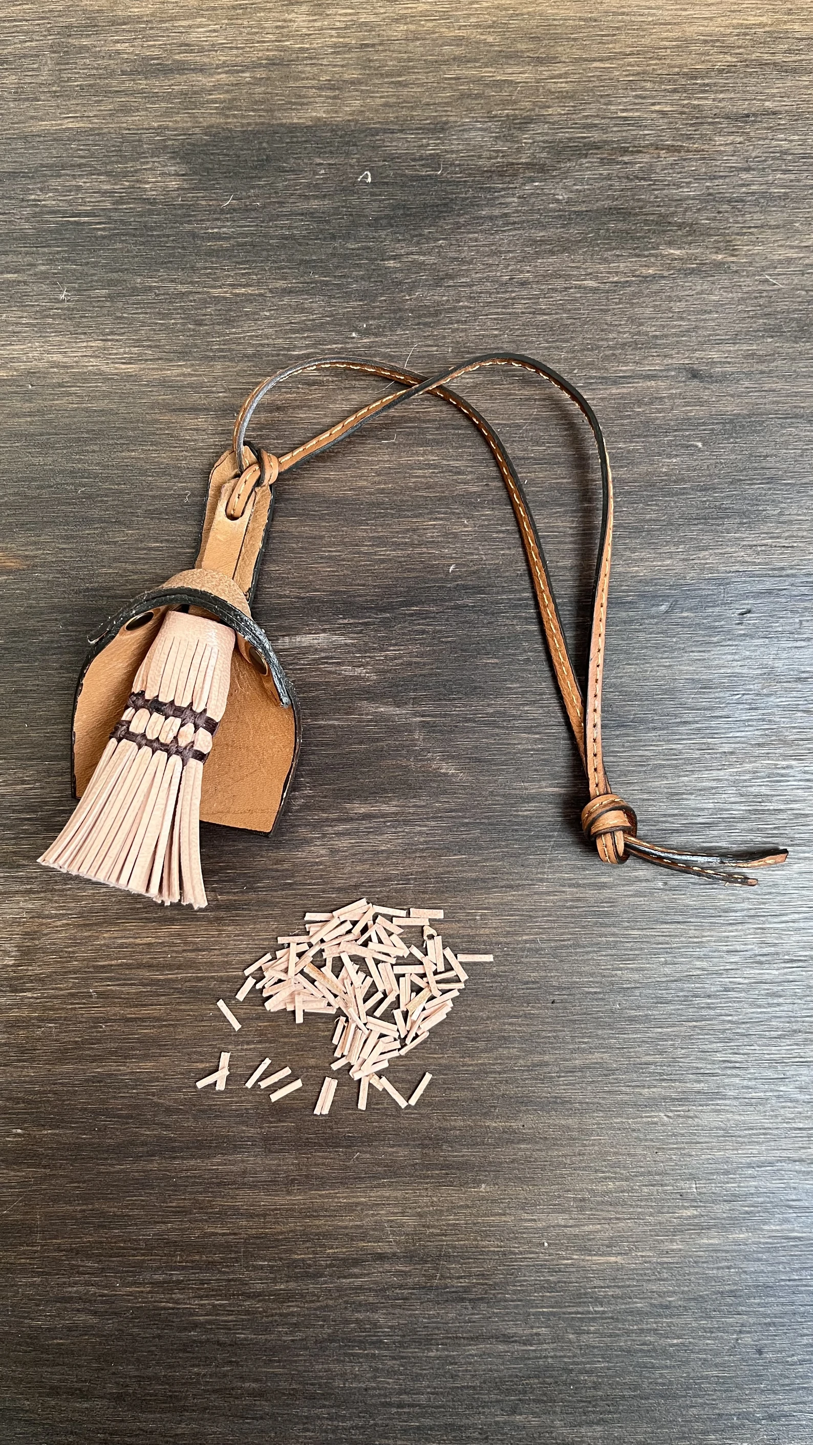 Beemara privjesci / charms — slika 19