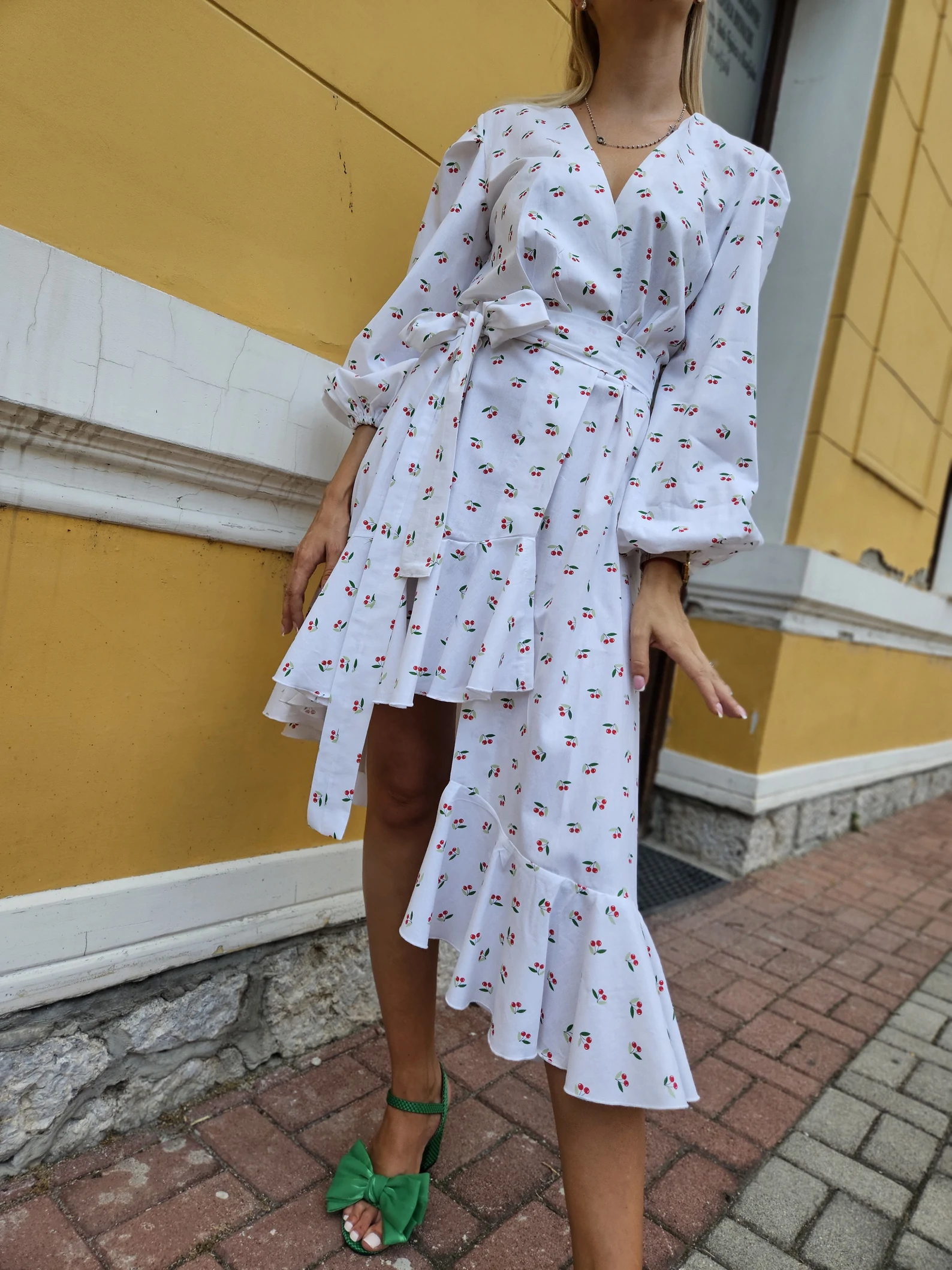 Haljina Bijela Cherry — slika 3