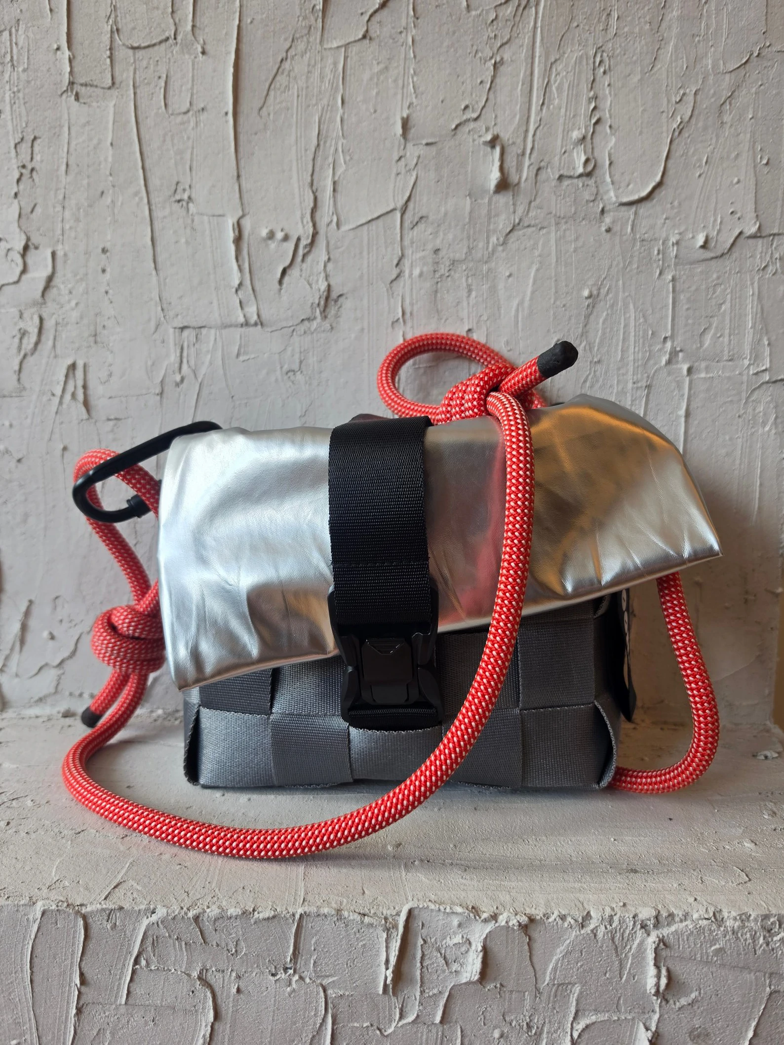 Shoosh torbica Silver&Neon Orange L — slika 2