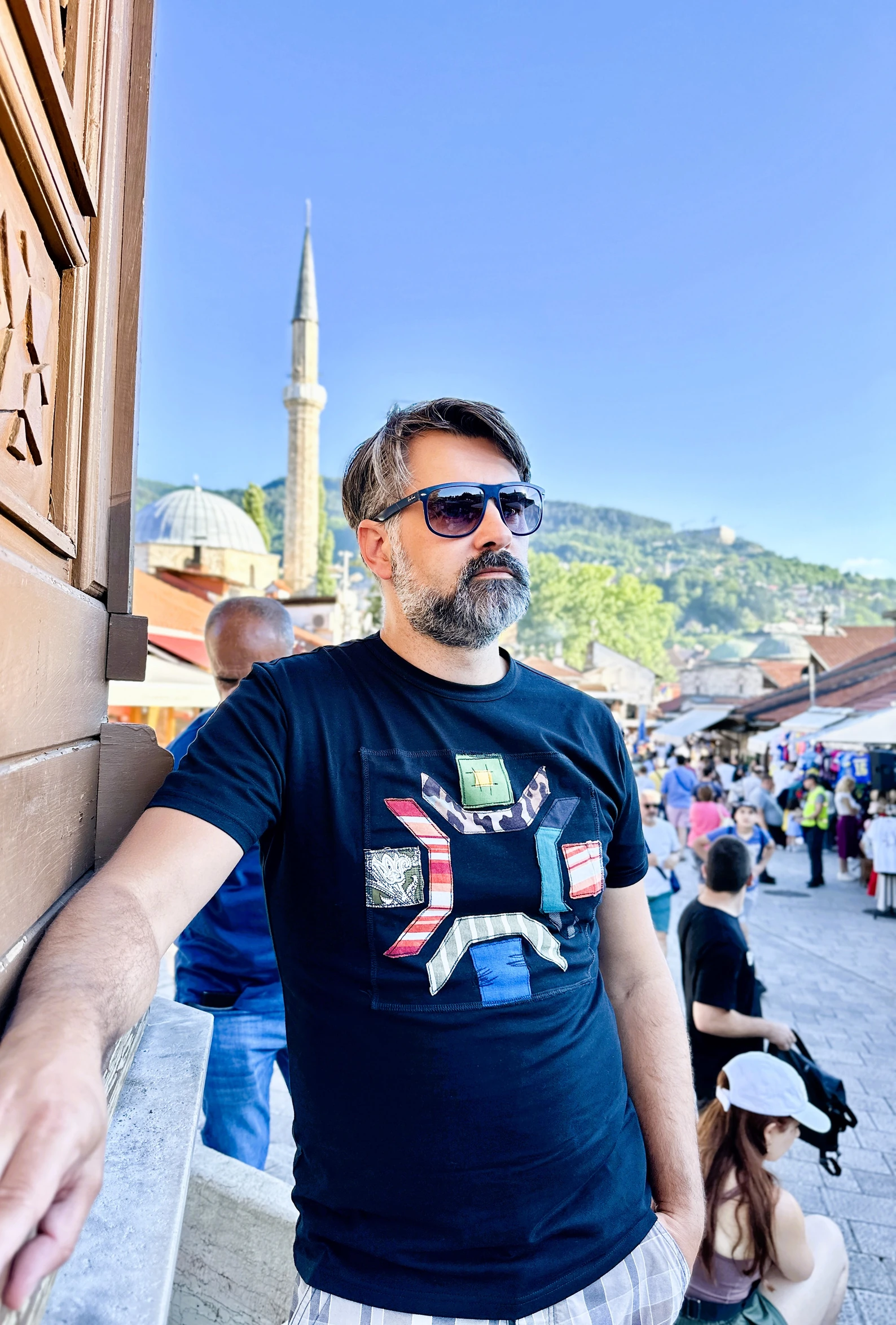 Muška i Ženska crna majica Sarajevska Pahuljica — slika 4