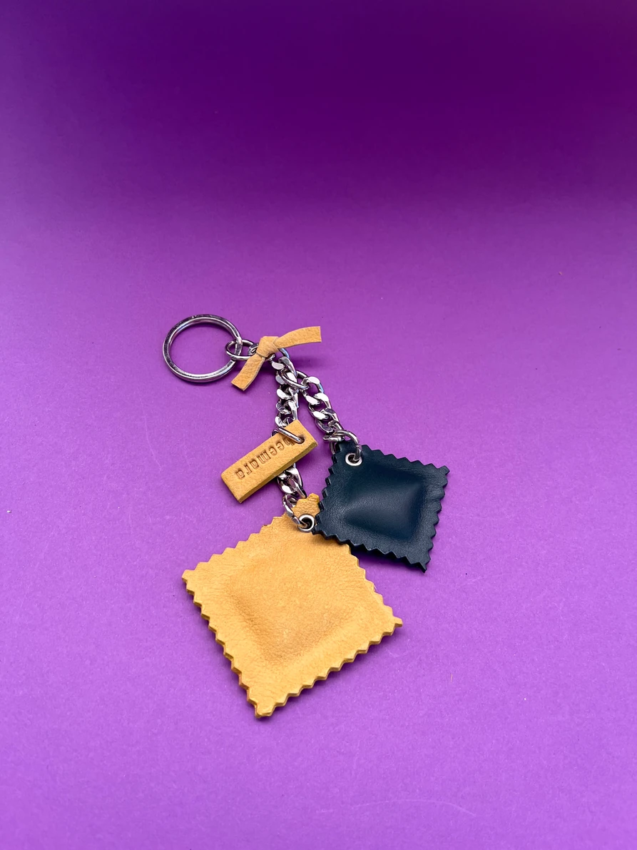 Beemara privjesci / charms — slika 5