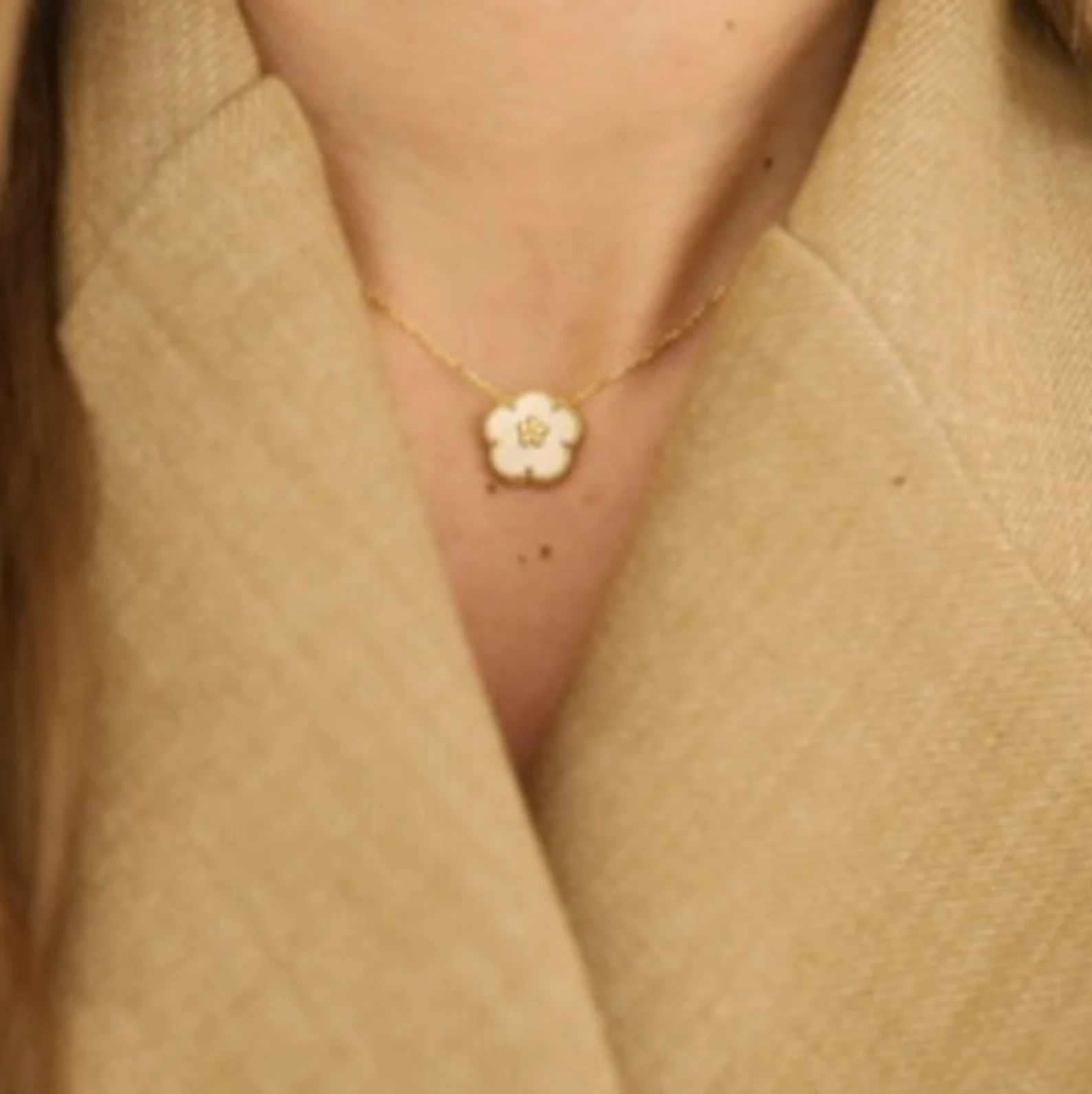 Ogrlica Flower pozlata