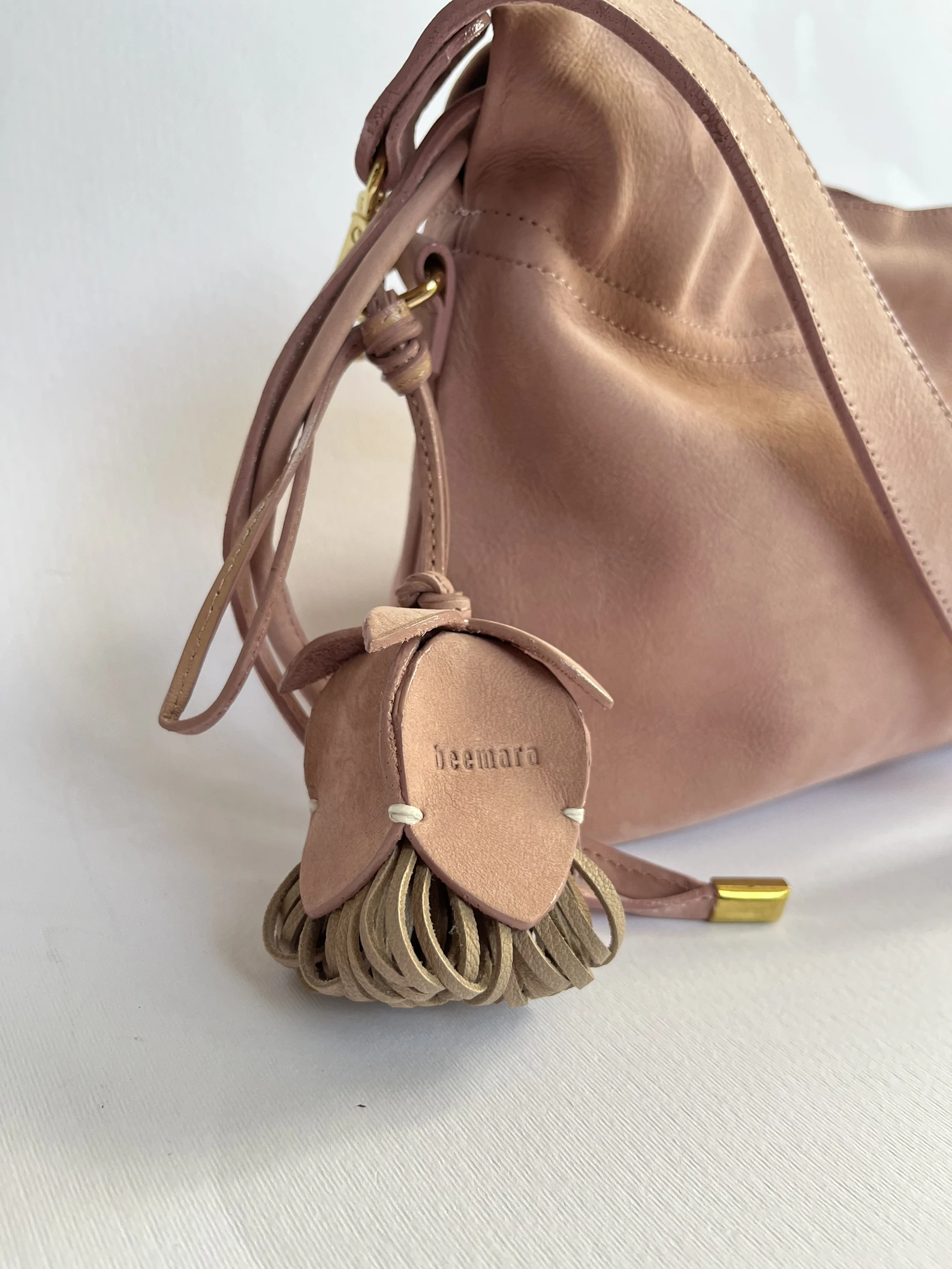 Beemara privjesci / charms — slika 25