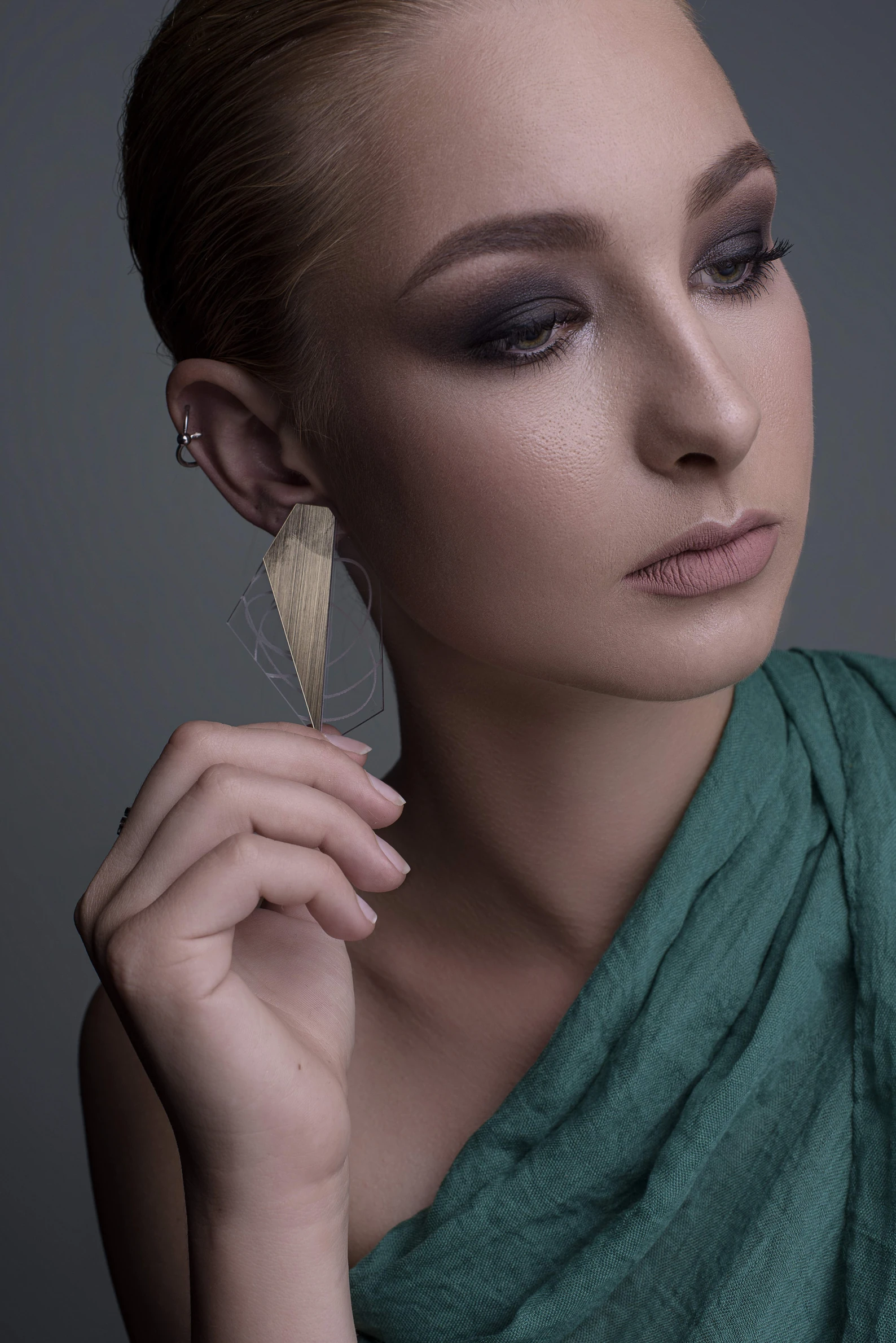 TARA NAUŠNICE — slika 2