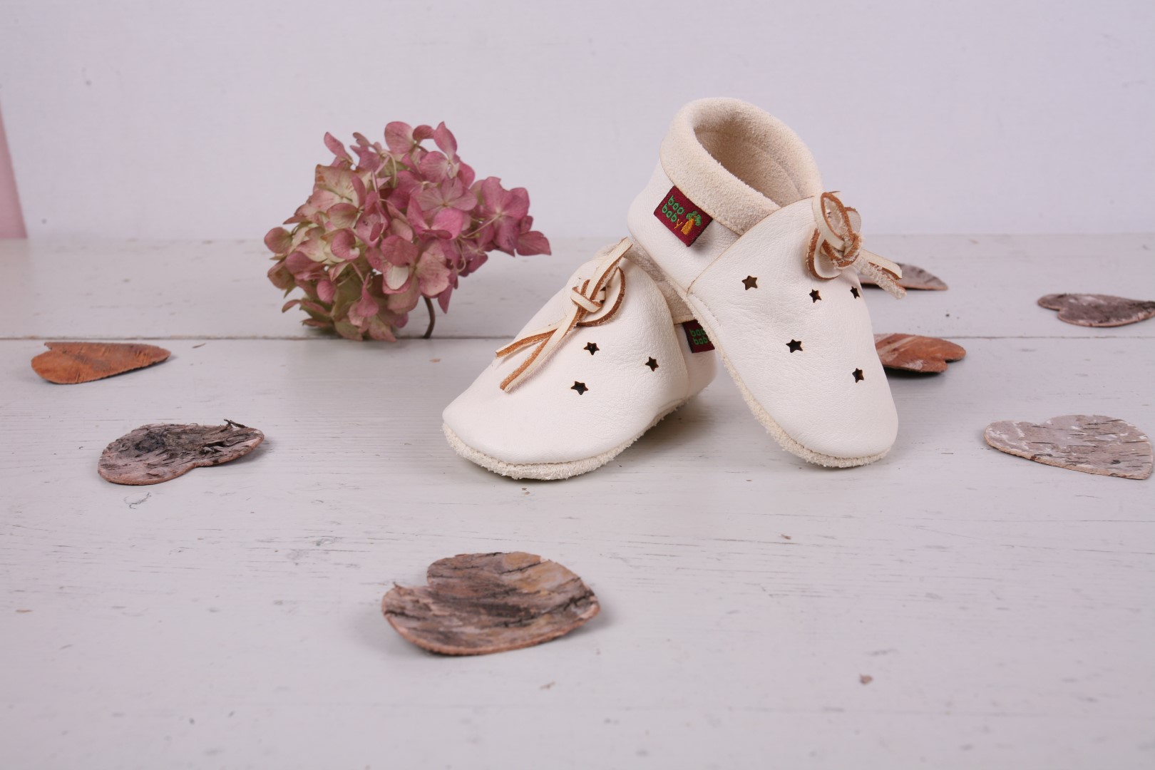 Super comfortable baby shoes, ideal for crawling, first steps and children up to 3 years old. Soft soles support natural feet development and barefoot walking. Made of genuine premium, vegetable-tanned leather, safe for child's bare feet. Cute small cuts 