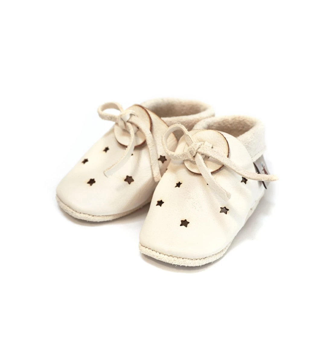 Super comfortable baby shoes, ideal for crawling, first steps and children up to 3 years old. Soft soles support natural feet development and barefoot walking. Made of genuine premium, vegetable-tanned leather, safe for child's bare feet. Cute small cuts  — slika 3