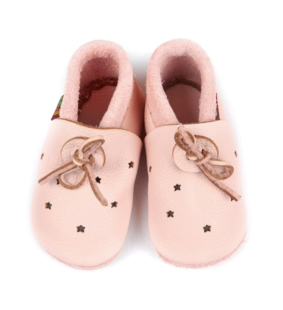 Super comfortable baby shoes, ideal for crawling, first steps and children up to 3 years old. Soft soles support natural feet development and barefoot walking. Made of genuine premium, vegetable-tanned leather, safe for child's bare feet. Cute small cuts  — slika 3