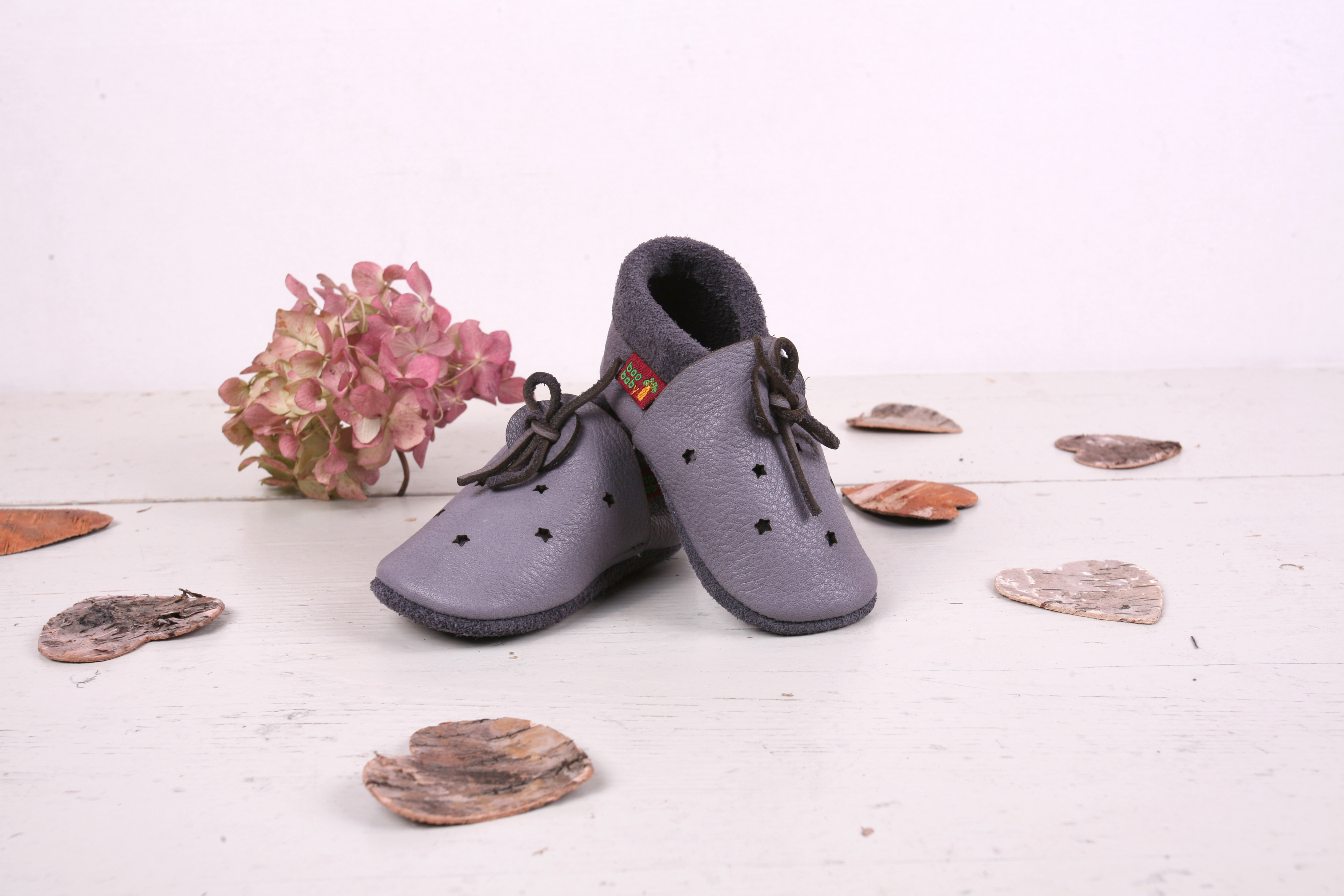 Super comfortable baby shoes, ideal for crawling, first steps and children up to 3 years old. Soft soles support natural feet development and barefoot walking. Made of genuine premium, vegetable-tanned leather, safe for child's bare feet. Cute small cuts 