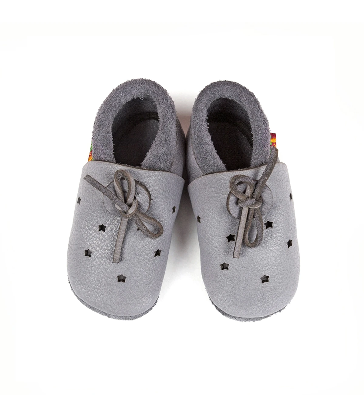 Super comfortable baby shoes, ideal for crawling, first steps and children up to 3 years old. Soft soles support natural feet development and barefoot walking. Made of genuine premium, vegetable-tanned leather, safe for child's bare feet. Cute small cuts  — slika 3