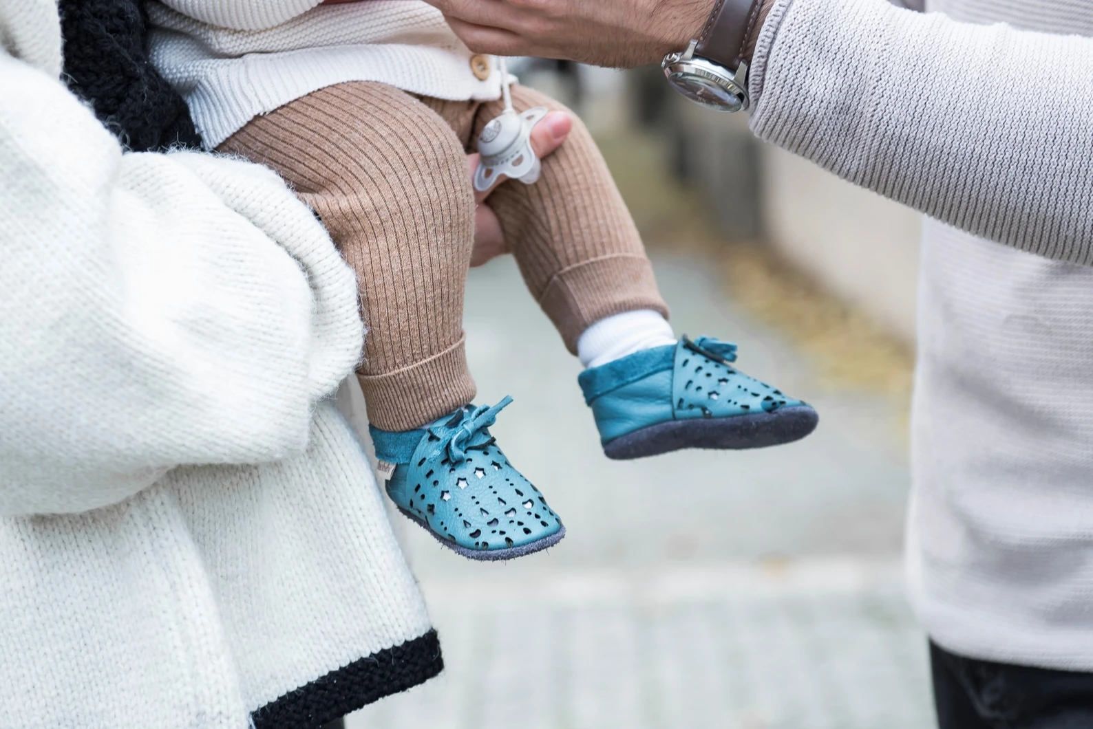 Super comfortable baby shoes, ideal for crawling, first steps and children up to 3 years old. Soft soles support natural feet development and barefoot walking. Made of genuine premium, vegetable-tanned leather, safe for child's bare feet. Cute small cuts