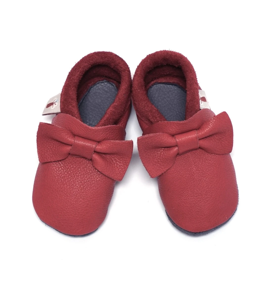 Cute shoes with little bows for your little girls. Super comfortable, ideal for crawling, first steps and children up to 3 years old. Soft soles support natural feet development and barefoot walking. Made of genuine premium, vegetable-tanned leather, safe — slika 3