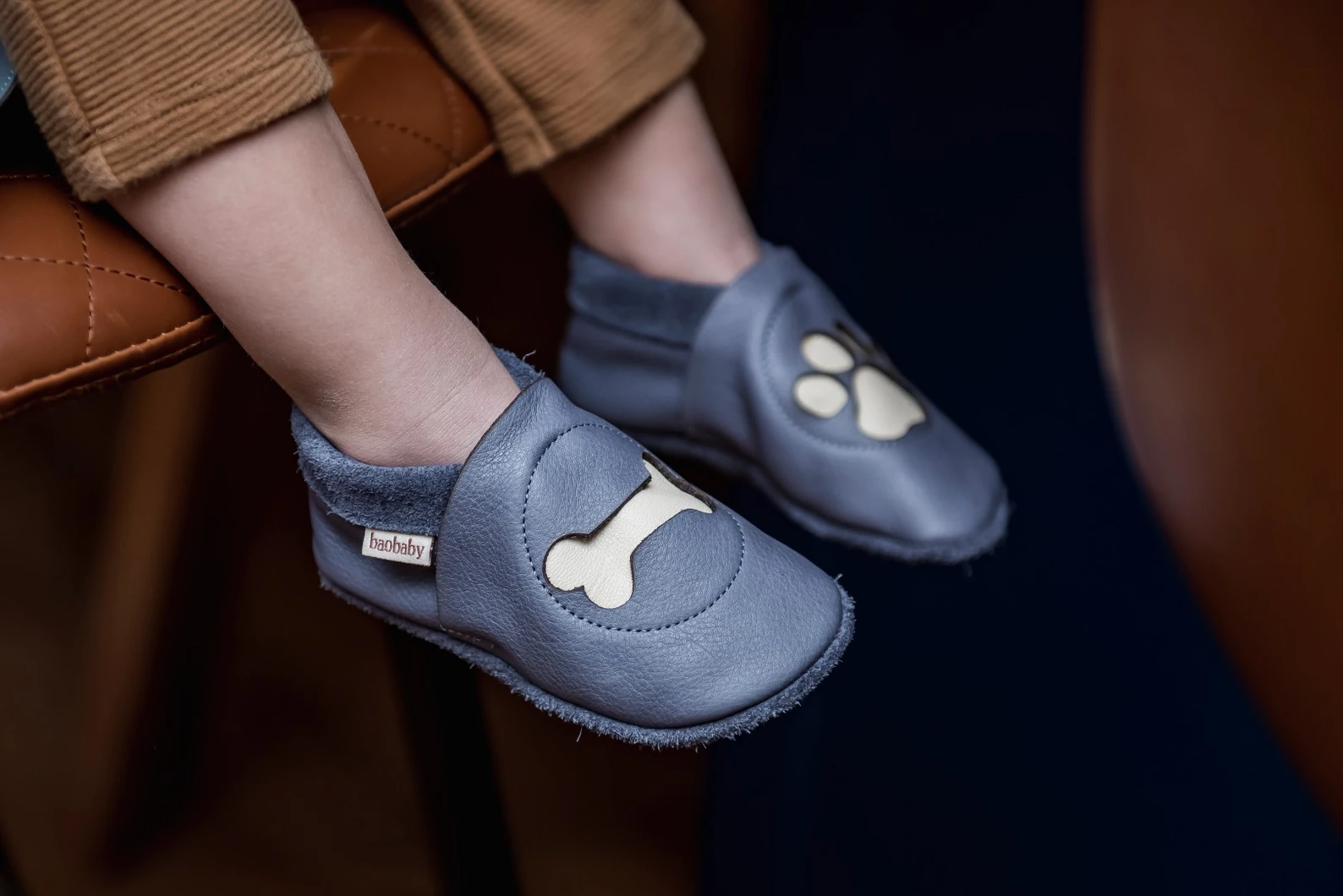 Super comfortable baby shoes, ideal for crawling, first steps and children up to 3 years old, with cute design that always cheers up your little ones. Soft soles support natural feet development and barefoot walking. Made of genuine premium, vegetable-tan — slika 2