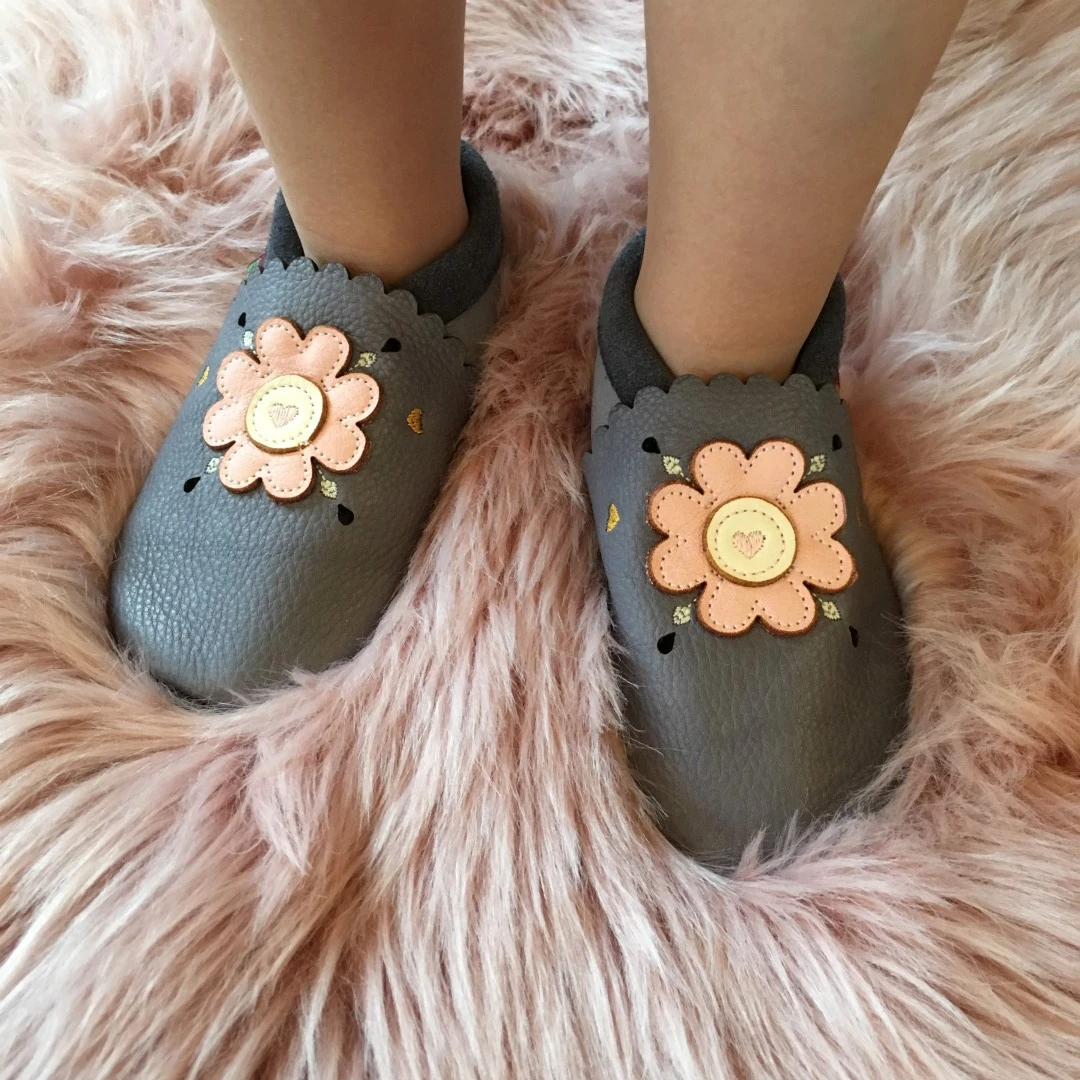 Super comfortable baby shoes, ideal for crawling, first steps and children up to 3 years old, with cute design that always cheers up your little ones. Soft soles support natural feet development and barefoot walking. Made of genuine premium, vegetable-tan — slika 2