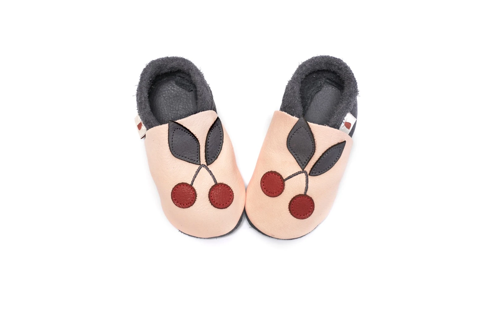 Super comfortable baby shoes, ideal for crawling, first steps and children up to 3 years old, with cute design that always cheers up your little ones. Soft soles support natural feet development and barefoot walking. Made of genuine premium, vegetable-tan — slika 3