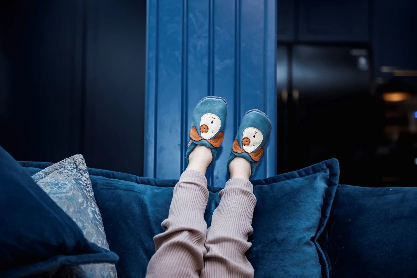 Super comfortable baby shoes, ideal for crawling, first steps and children up to 3 years old, with cute design that always cheers up your little ones. Soft soles support natural feet development and barefoot walking. Made of genuine premium, vegetable-tan