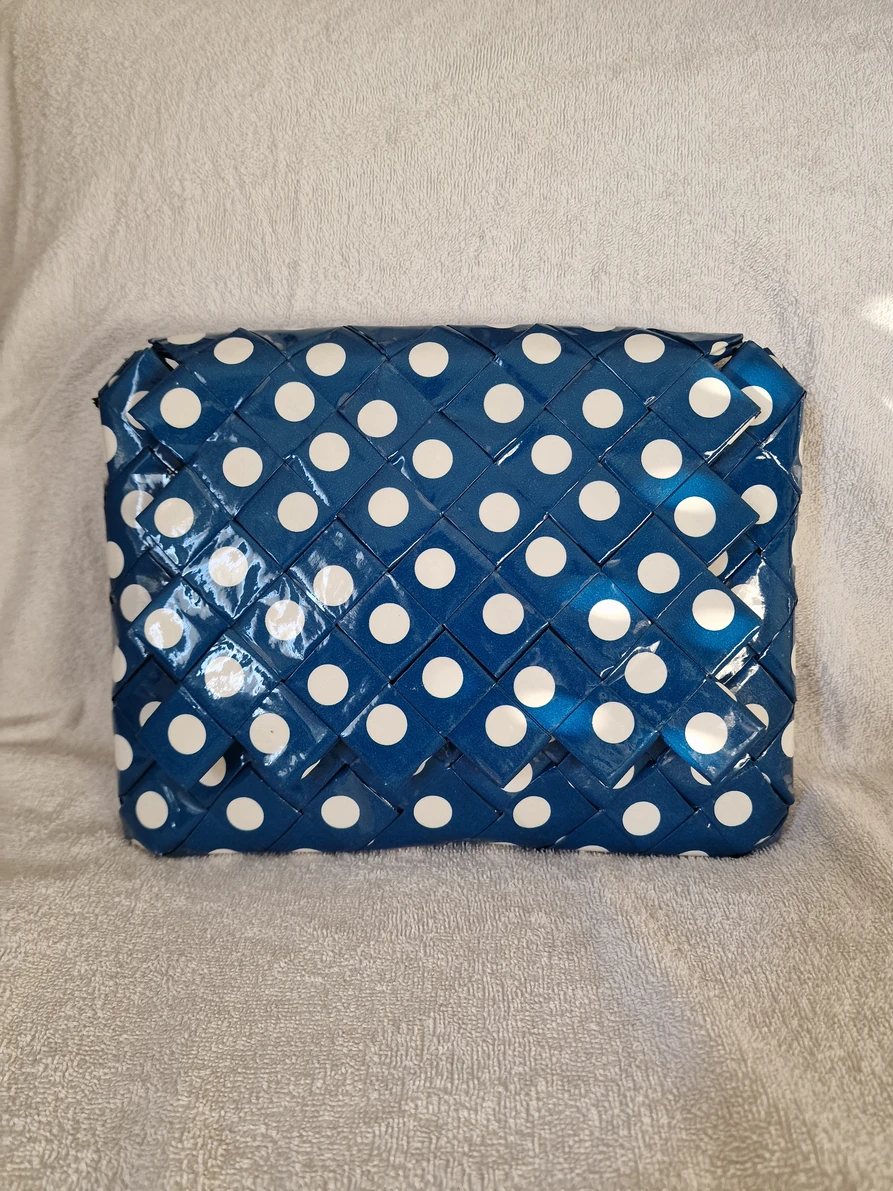 Plava torba sa tockama na preklop /Blue paper bag with dots and flap — slika 2