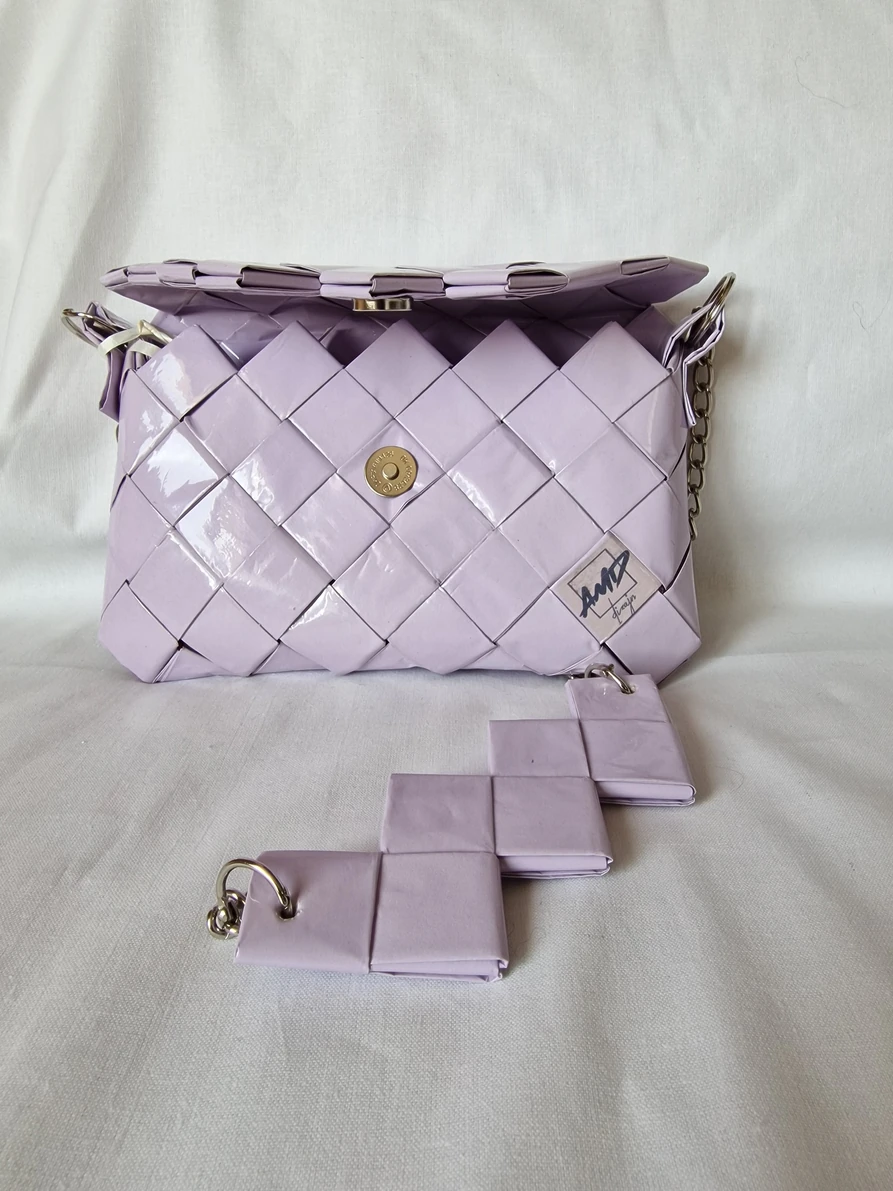 Pastelno lila torba na preklop / Pastel lilac bag with flap