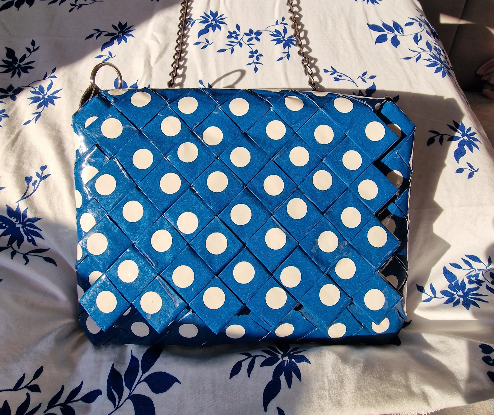 Plava torba sa tockama na preklop /Blue paper bag with dots and flap — slika 7