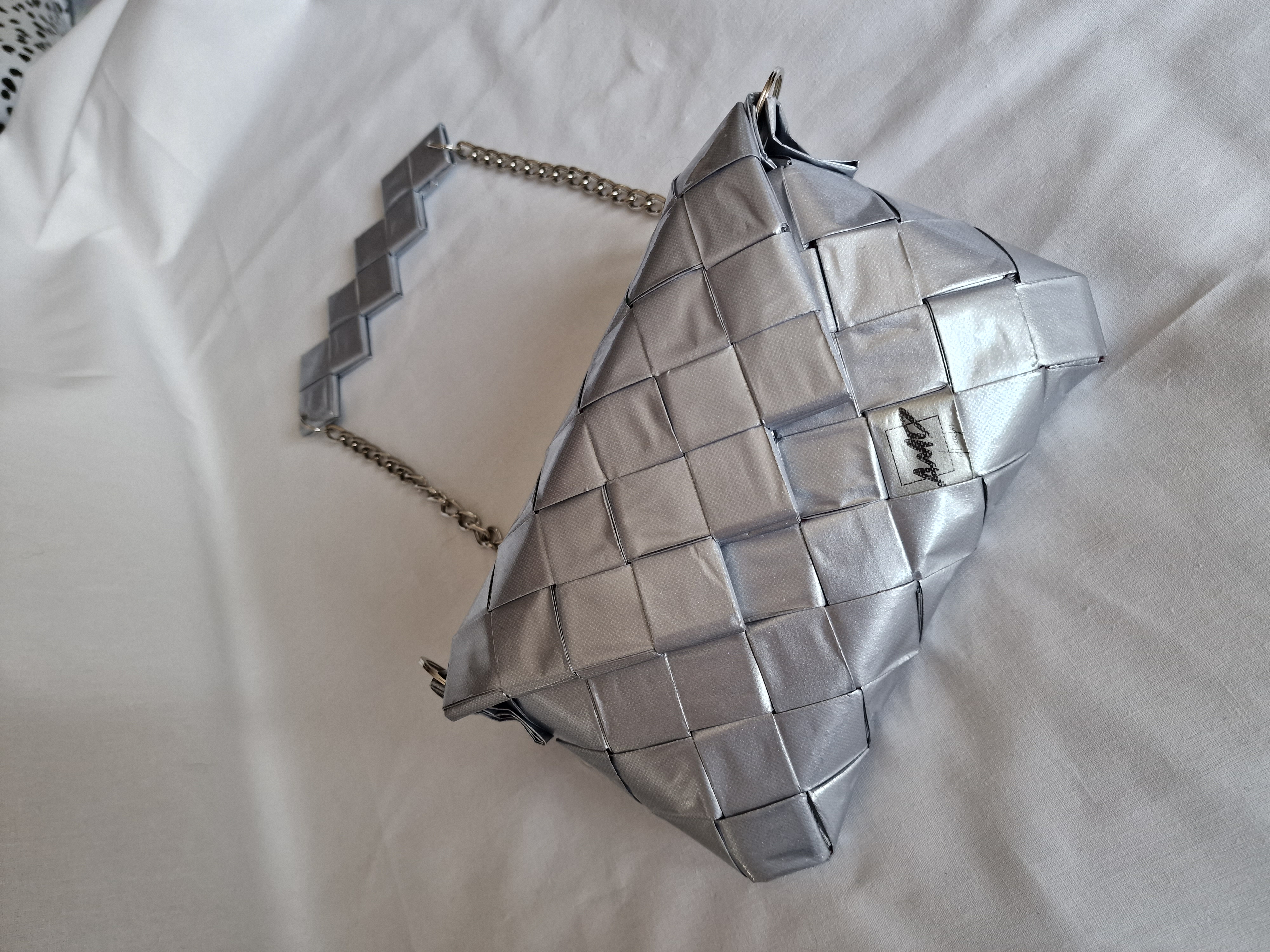 Srebrna  torba na preklop / Silver  bag  with flap