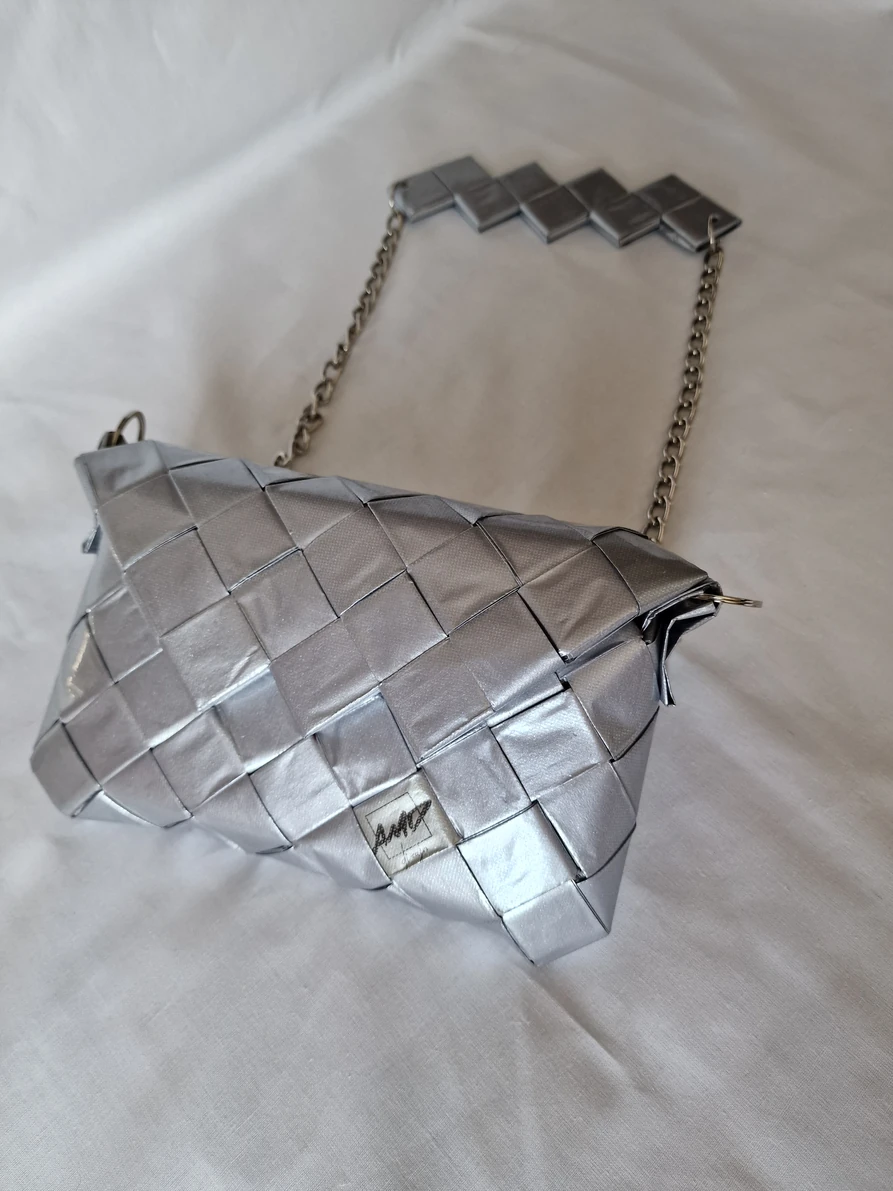 Srebrna  torba na preklop / Silver  bag  with flap — slika 3