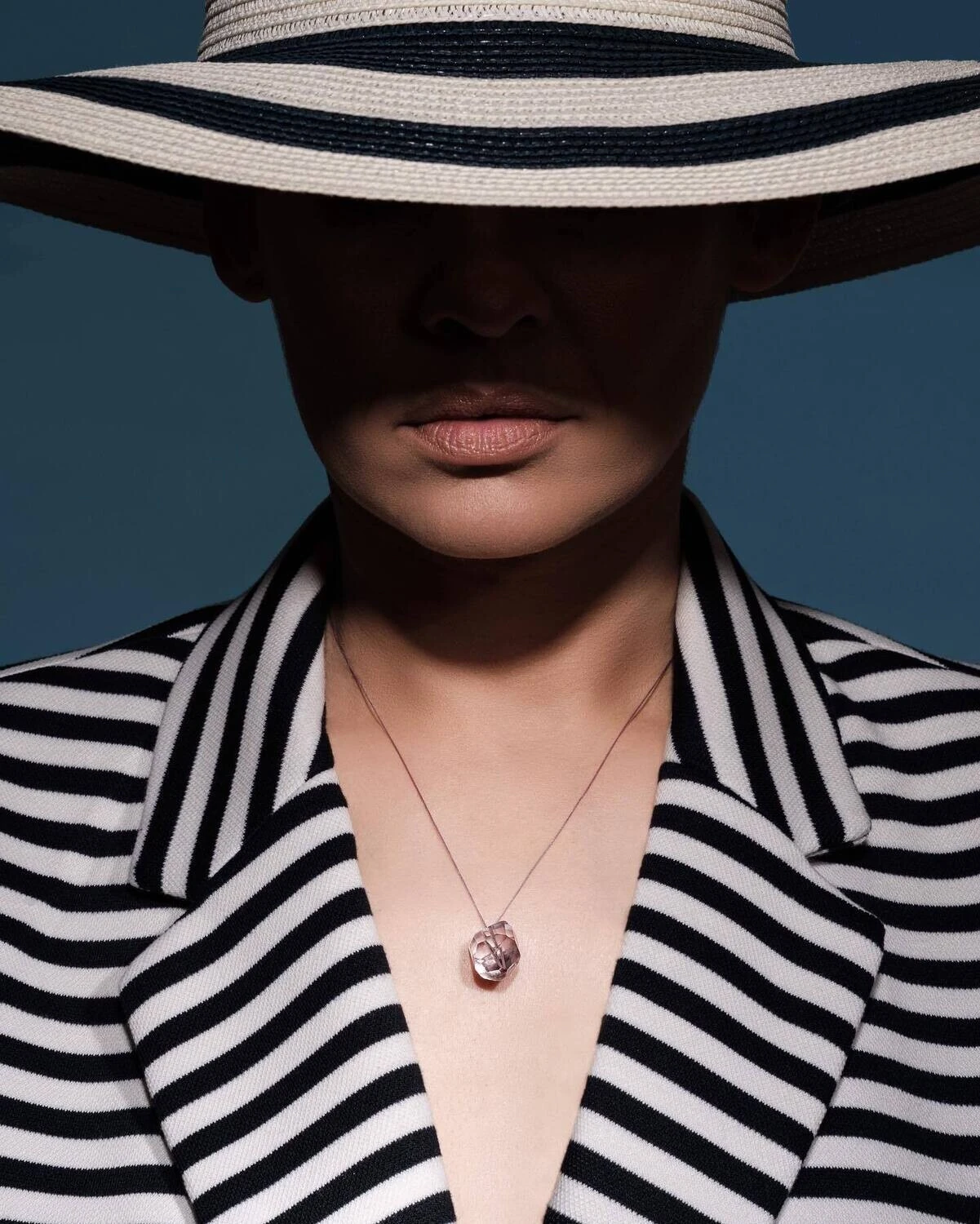 Handmade necklace featuring crystals in their most natural form - a choice of a single double terminated rock crystal or a nugget of purple amethyst, green amethyst or aquamarine - on a thin ("invisible") satin string. Silver clasp. — slika 3