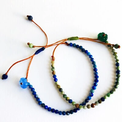 Handmade bracelet set with faceted gemstone beads - black spinel, African turquoise, mooonstone, lapis lazuli or a mix of them all (multigem) - strung on a quality satin string. Accented with a flower in different color. Adjustable length. — slika 3