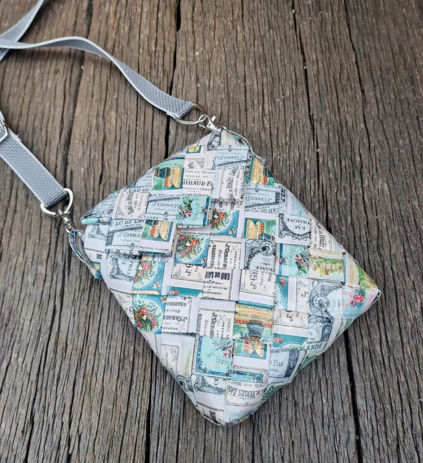  Casopis torba od papira/ magazin bag of