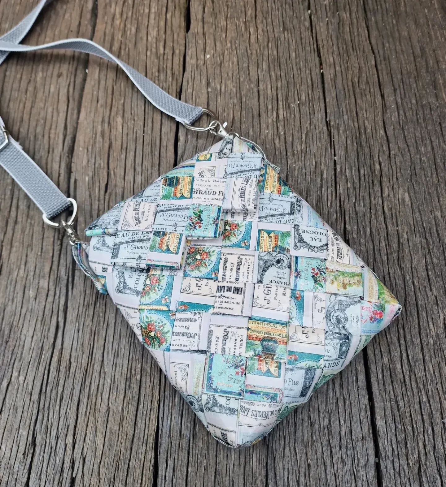  Casopis torba od papira/ magazin bag of