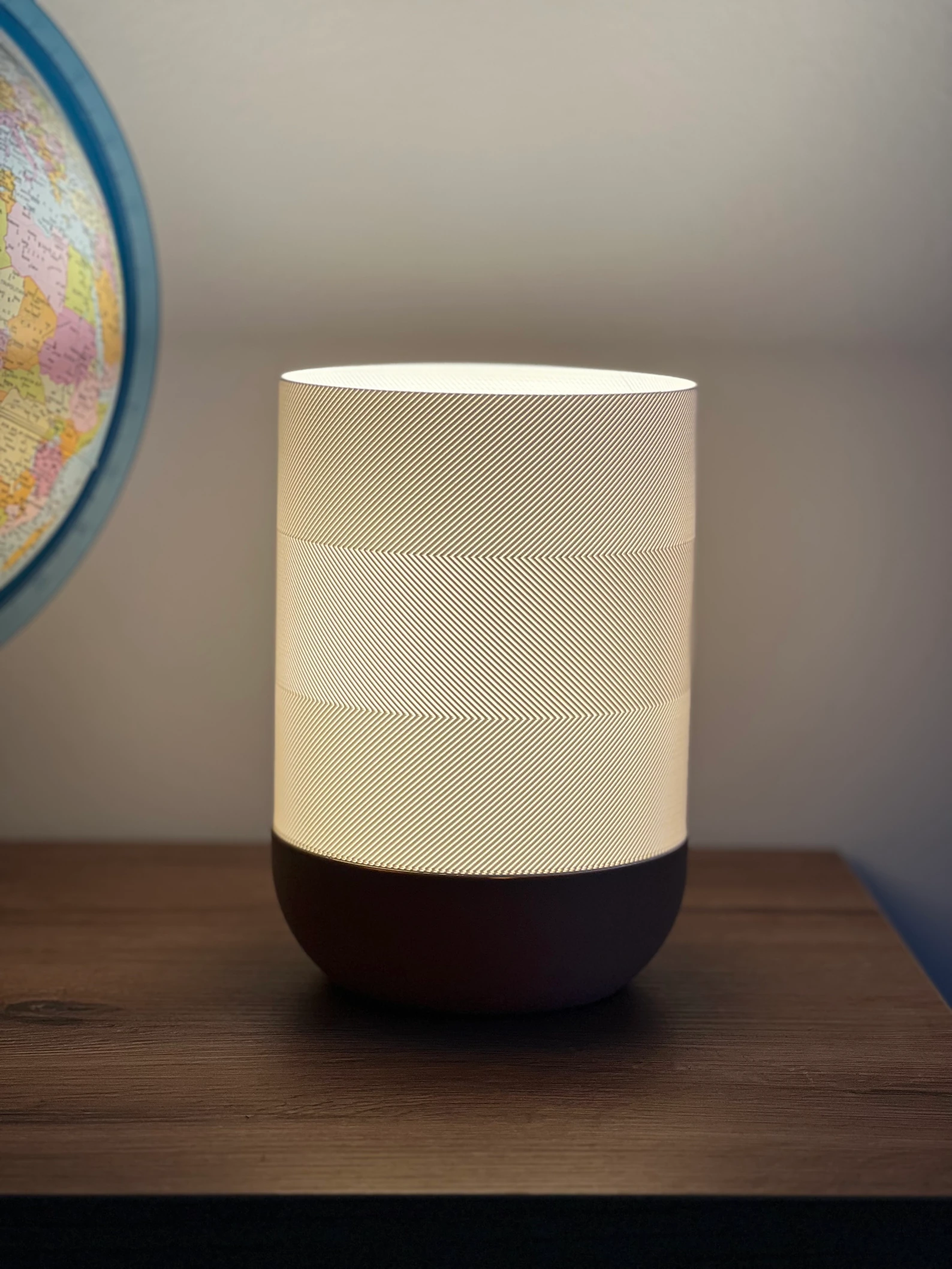 Dekorativna lampa od biorazgradivog materijala — slika 2