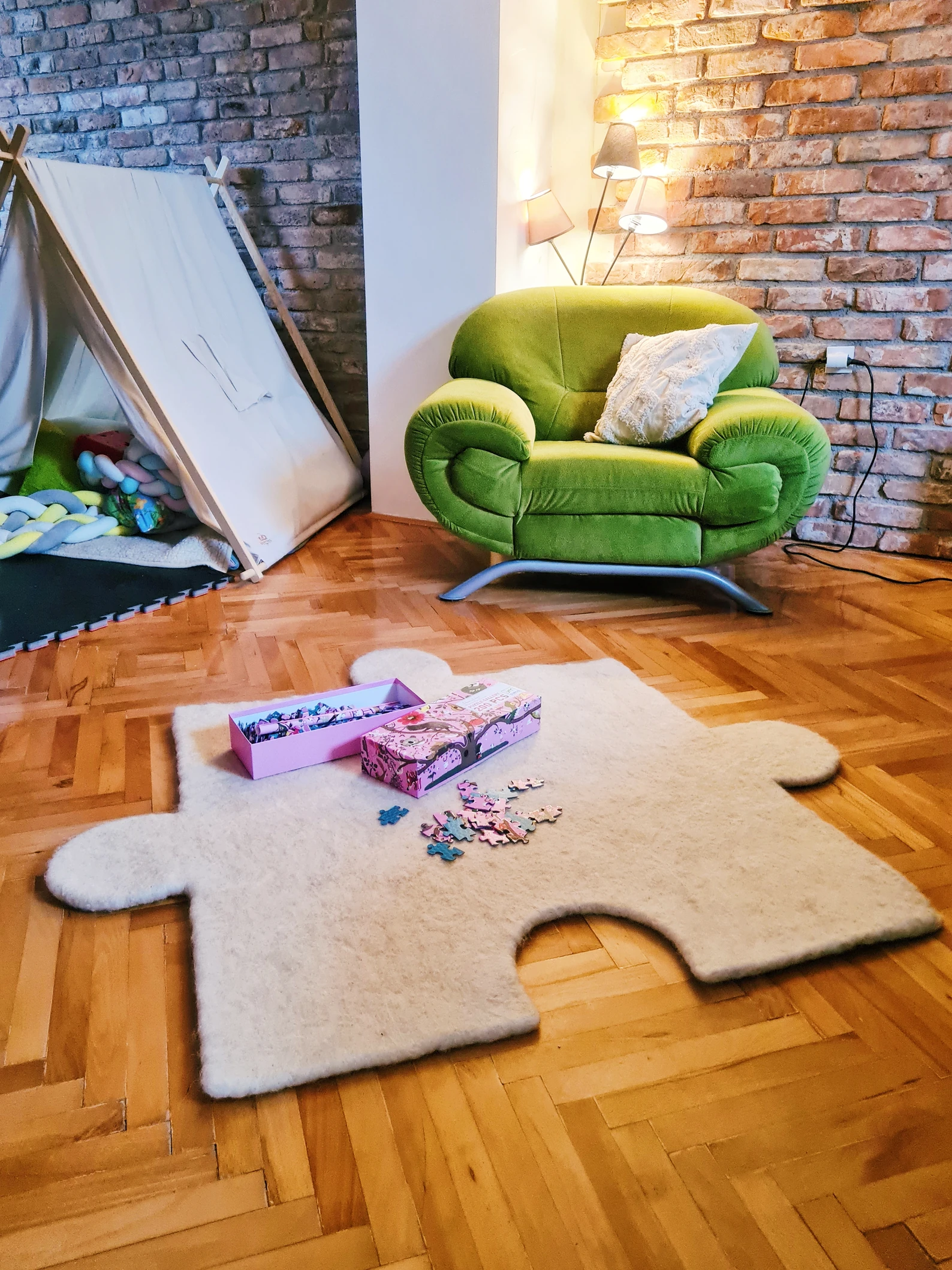 Vuneni  tepih u obliku puzzle s 3 glave i 1 rupom — slika 2